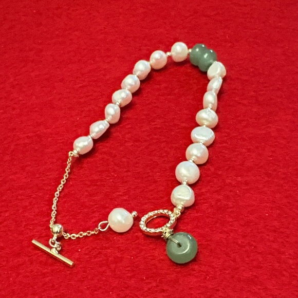 Elegant Freshwater Pearl And Jade Bead Bracelet With Rhinestones  Gold Plated - Picture 2 of 8